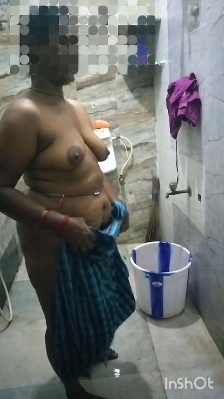 Indian Tamil Maid Bathing Infront of Owner