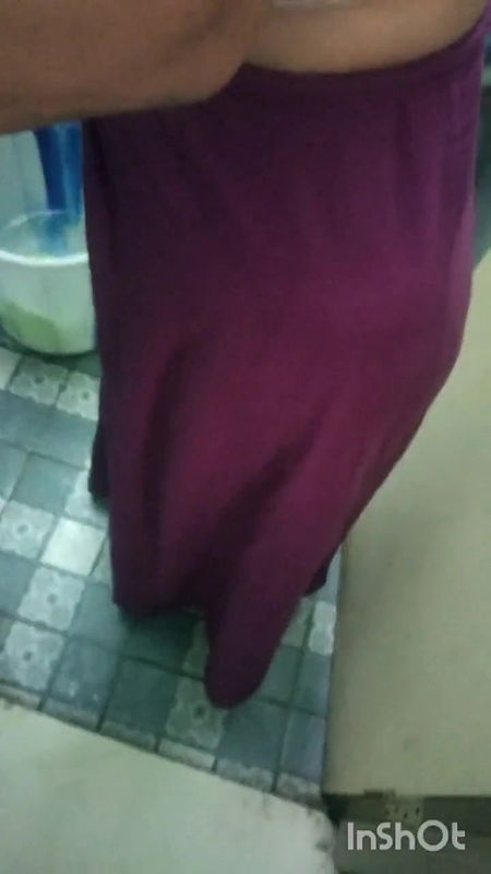 Pissing Hot Video and Casual Tamil Hot Talking