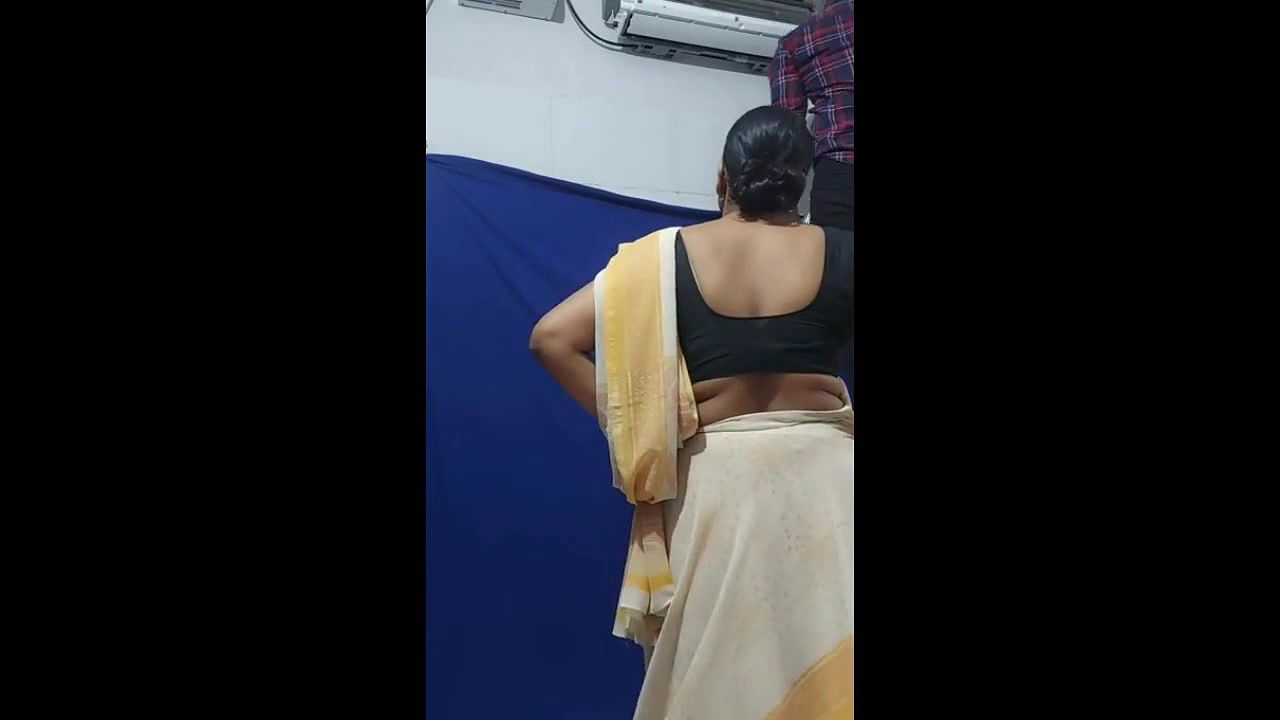 Desi ass pressed in quick sex encounter