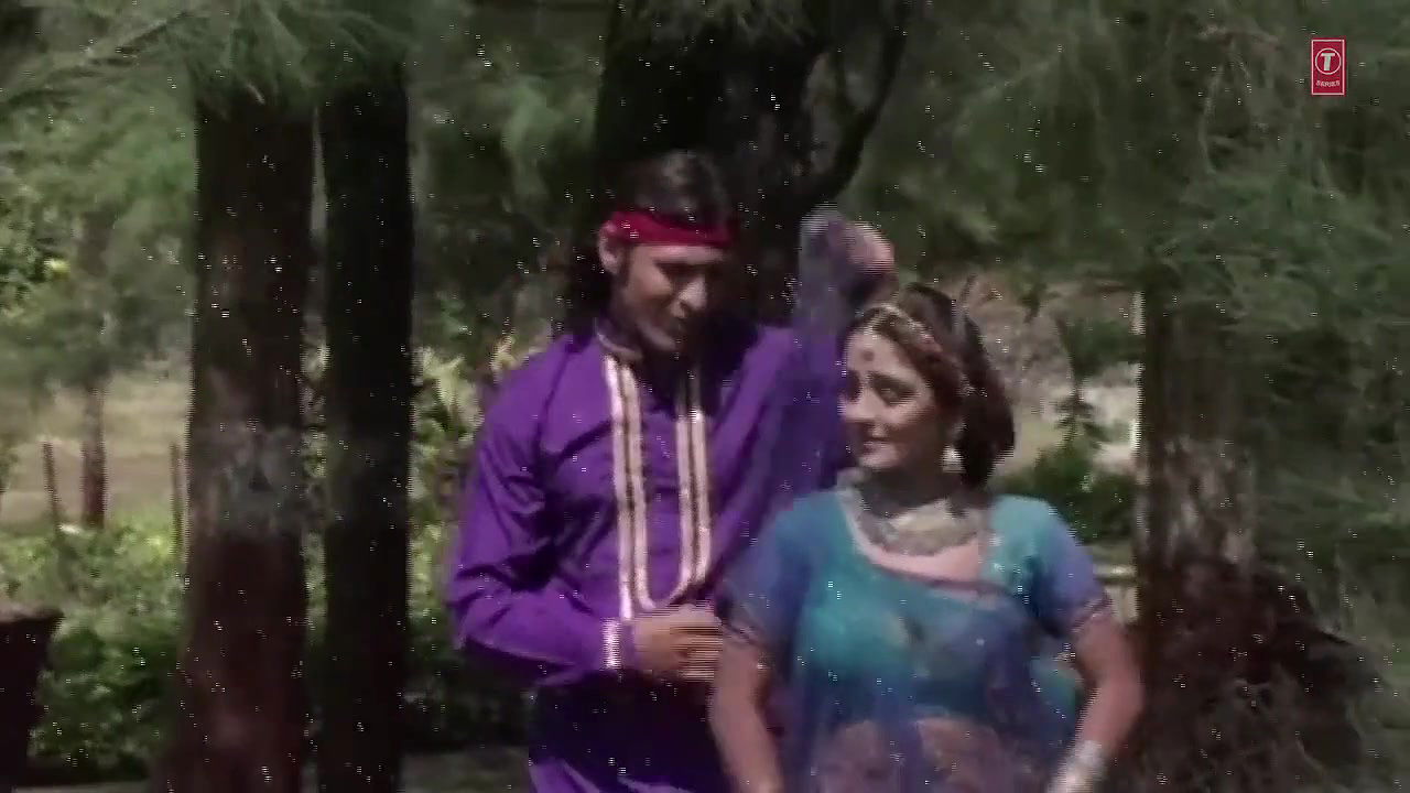 Very hot – Busty young Nidhi Dholakiya boob kiss, wild bouncing boobs hot cleavage