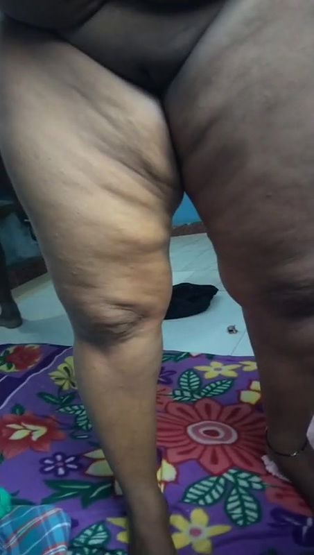 Desi Aunty Hot Blowjob