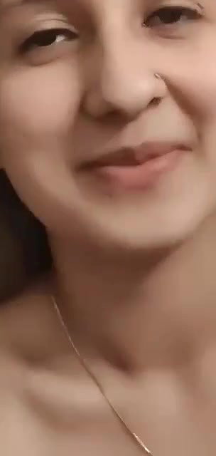 Beautiful Sexy Indian Mal Showing