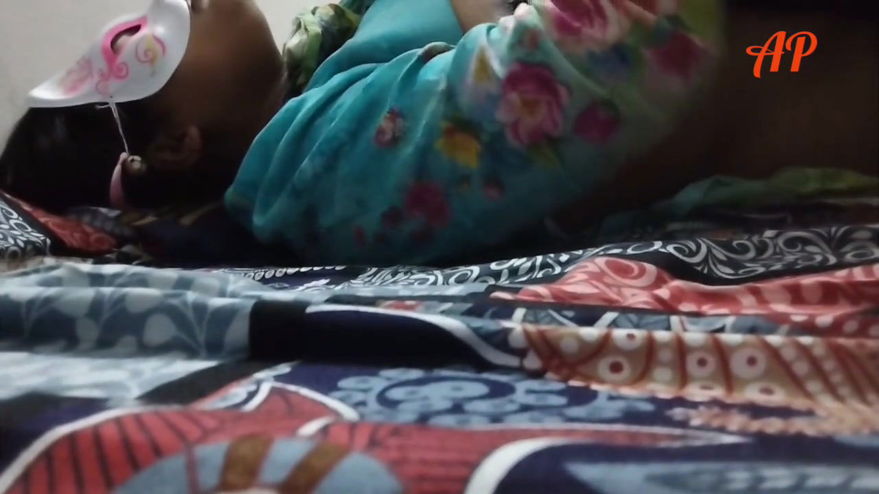 BBC Blasts a Thick Load Deep Inside a Horny Chubby Desi Bhabi Wet Pussy – Akashprime