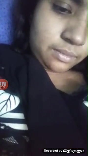 Desi Girl Showing Boobs And Pussy