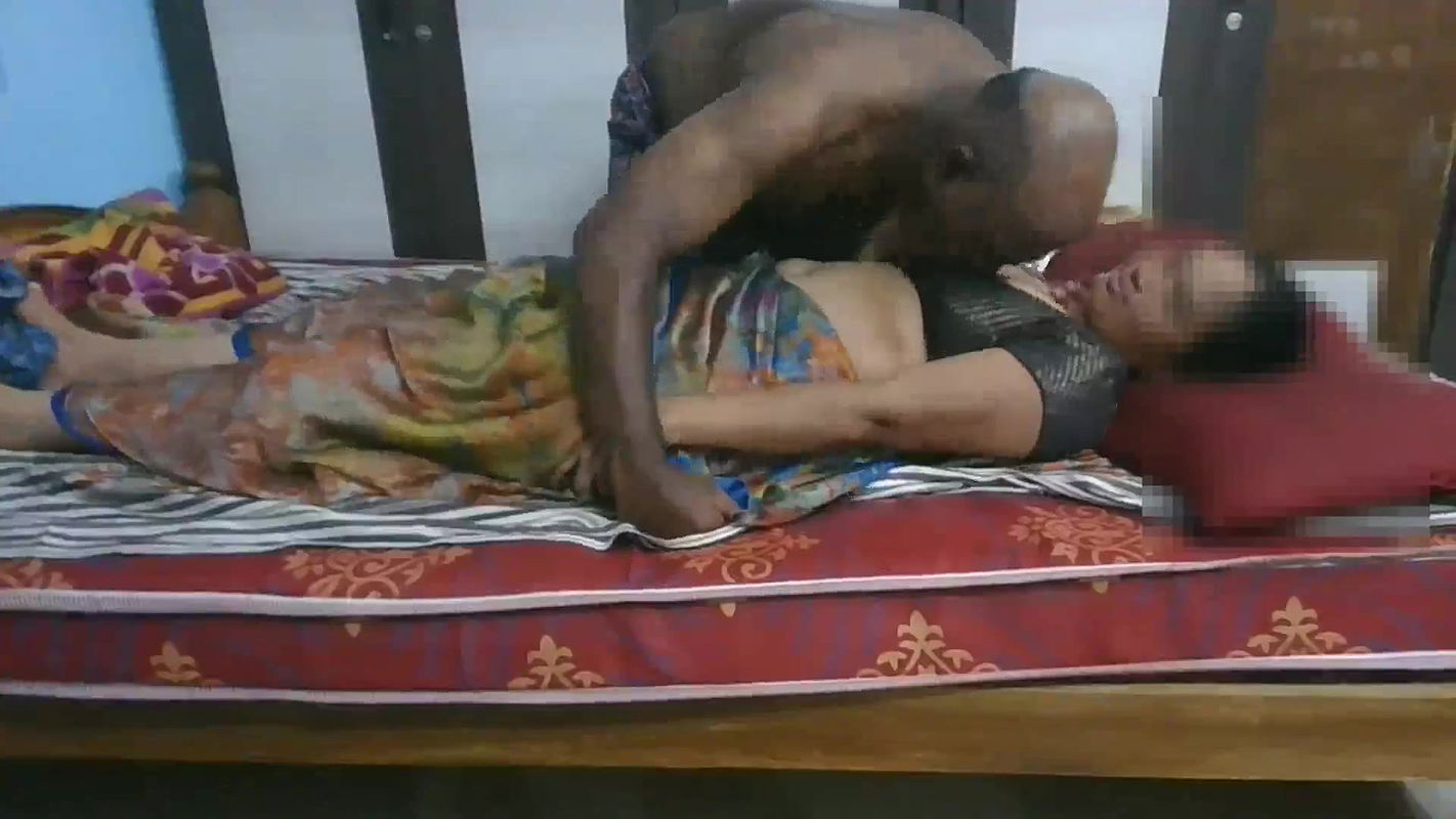 Sindu Bhabhi Sex in Saree