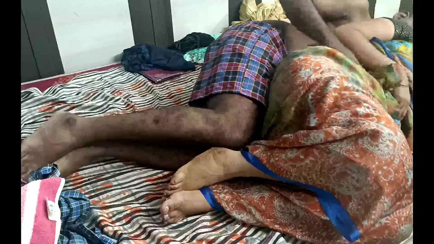 Beautiful Bhabhi Sex in Saree