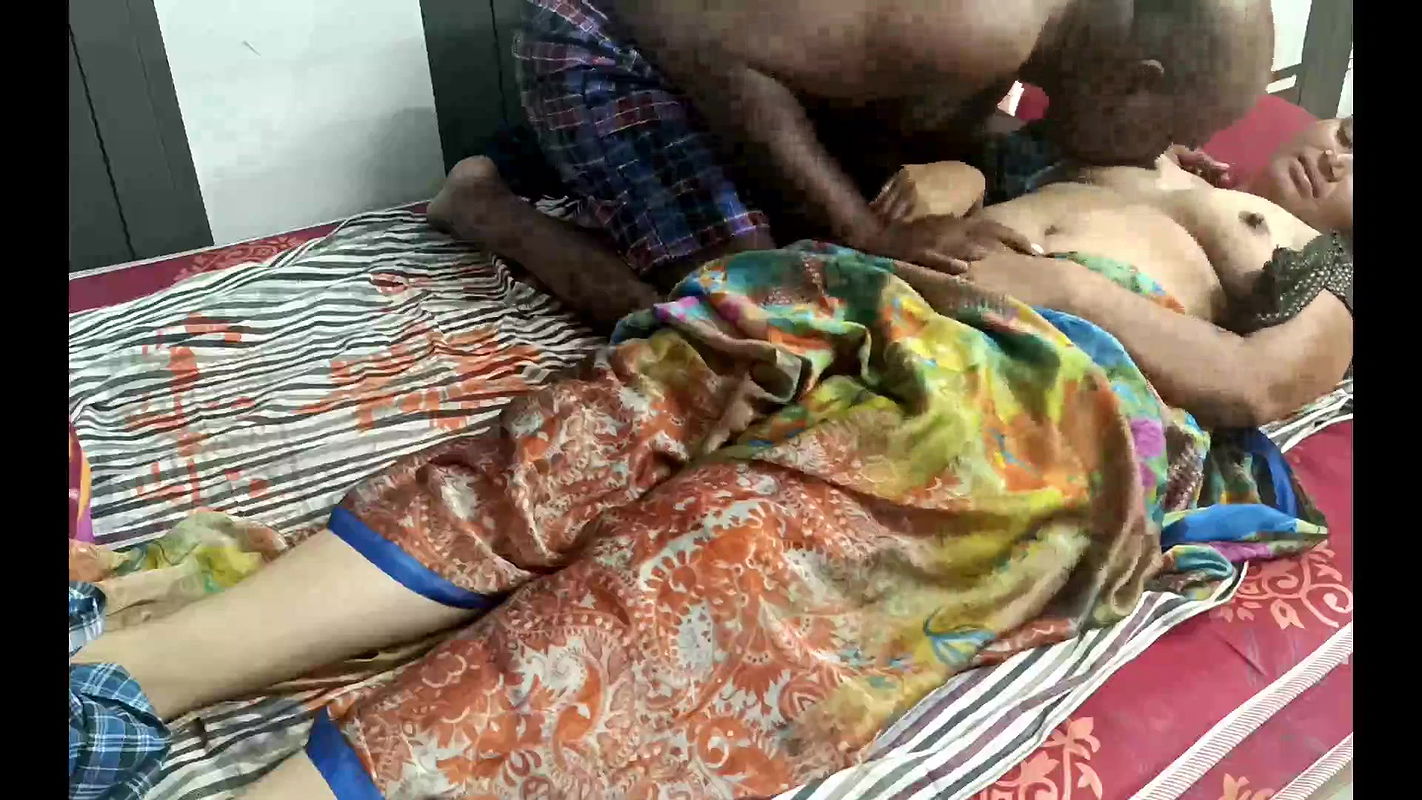 Beautiful Bhabhi Sex in Saree