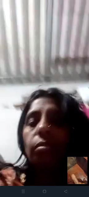 Mature bhabhi showing