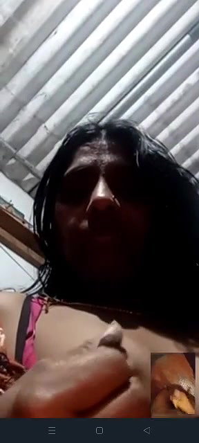 Mature bhabhi showing