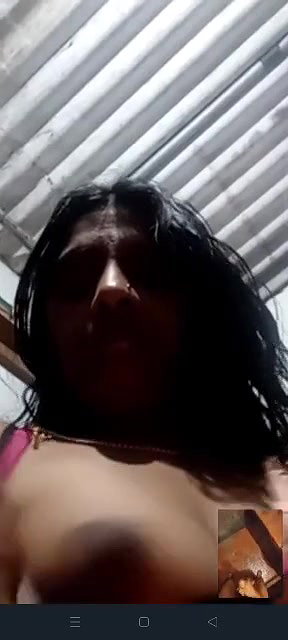 Mature bhabhi showing