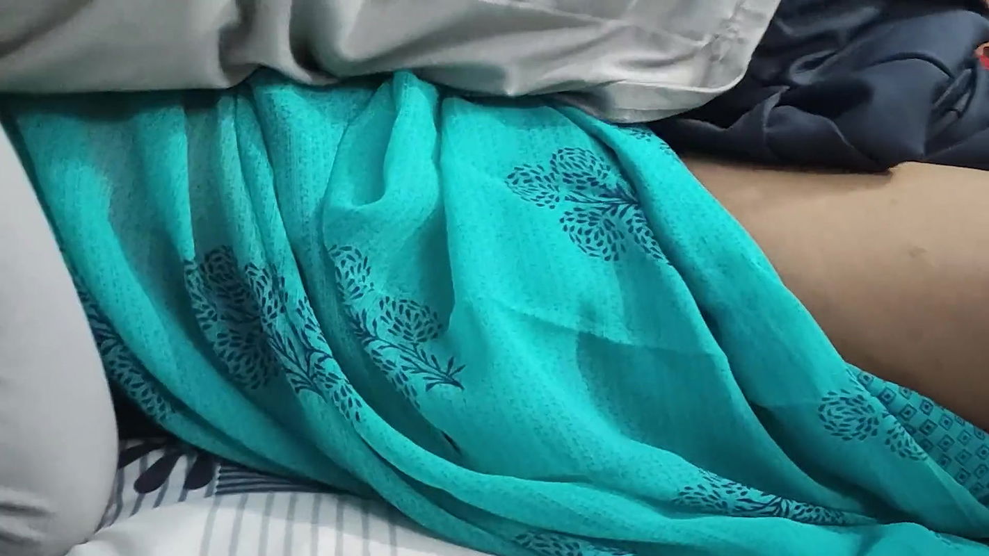 Hot Wife Hard Fuck in Bedroom Saree
