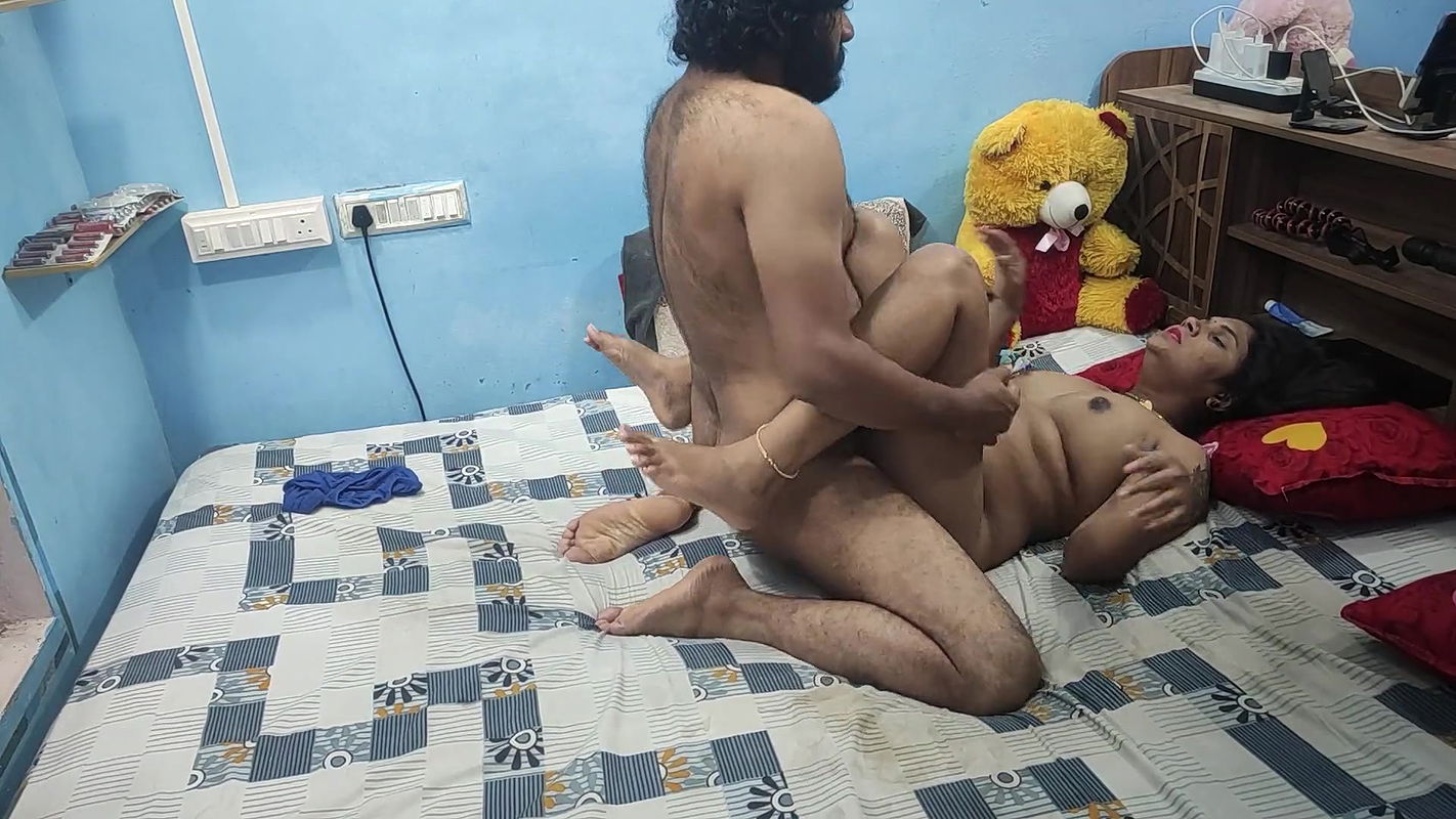 Vaishnavy and Sharun Raj Live Uncut Sex in Bedroom