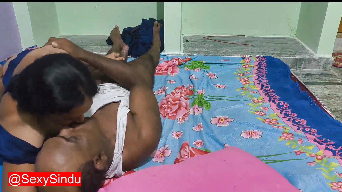 Naughty Desi Man Fuckung Hard Sex with MILF