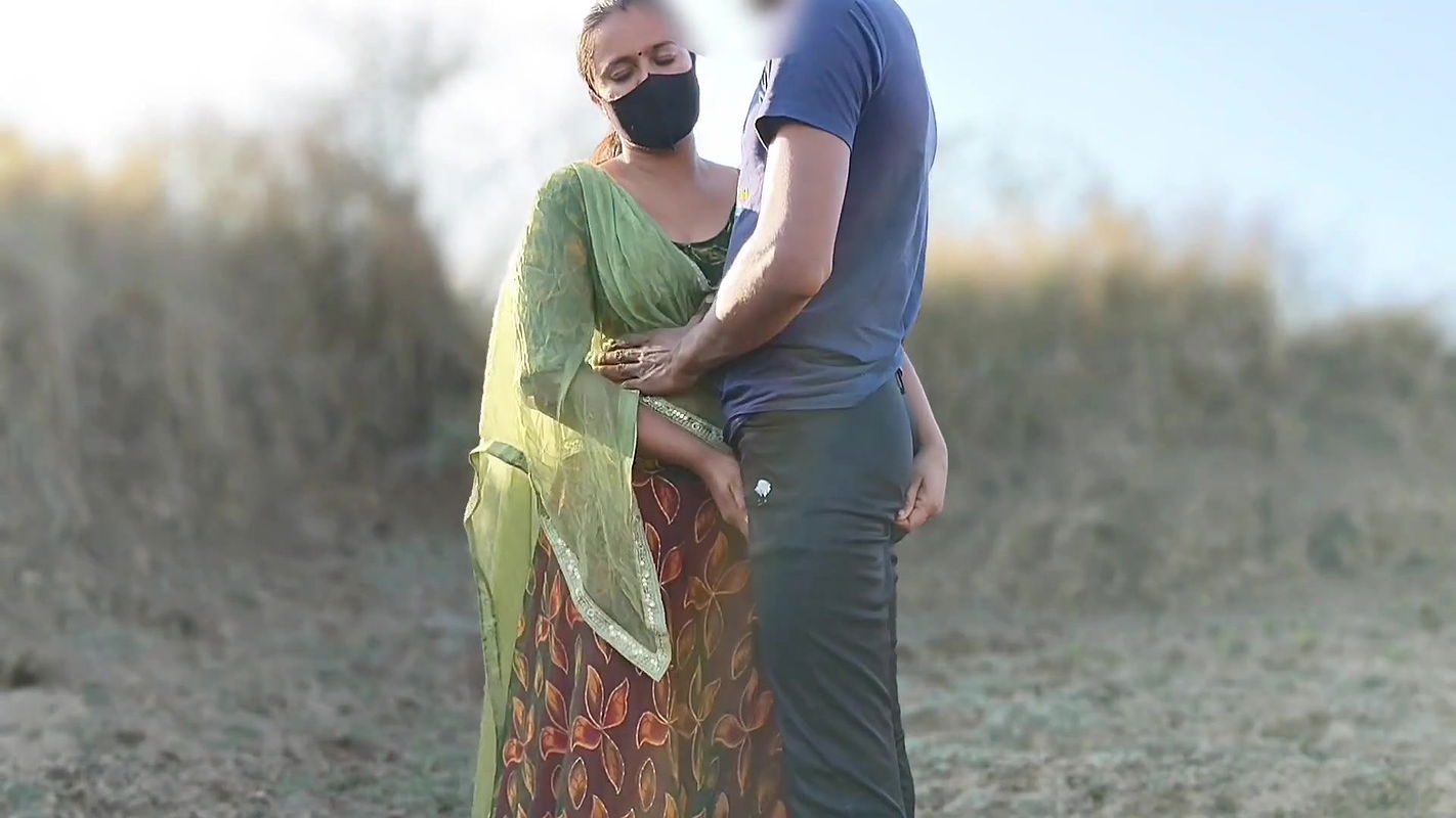 Caught Stepsister Fucking in Outdoor with Her BF and She Help to Cum Her Stepbrother