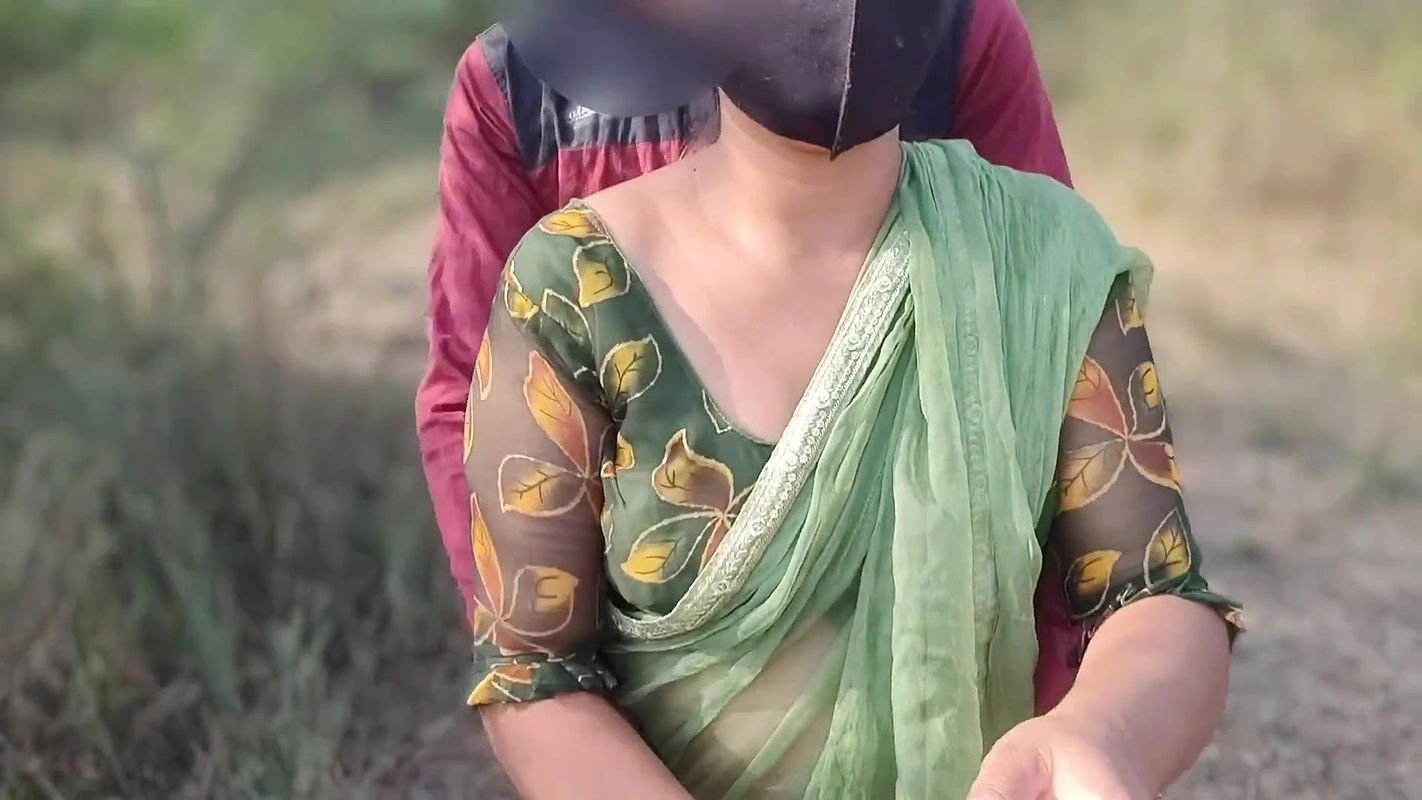 Hindi Jungle Vlog, Desi Beautiful Bhabhi Went to Make a Vlog in the Jungle with Brother-in-law