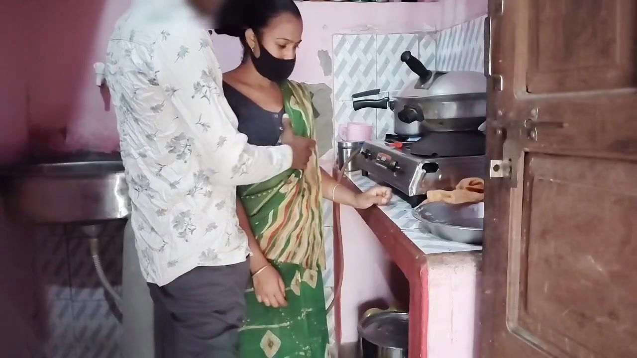 Hurry up, Someone Might Come….bhabhi Was Cooking, the Brother-in-law Had Sex with the Sister-in-law