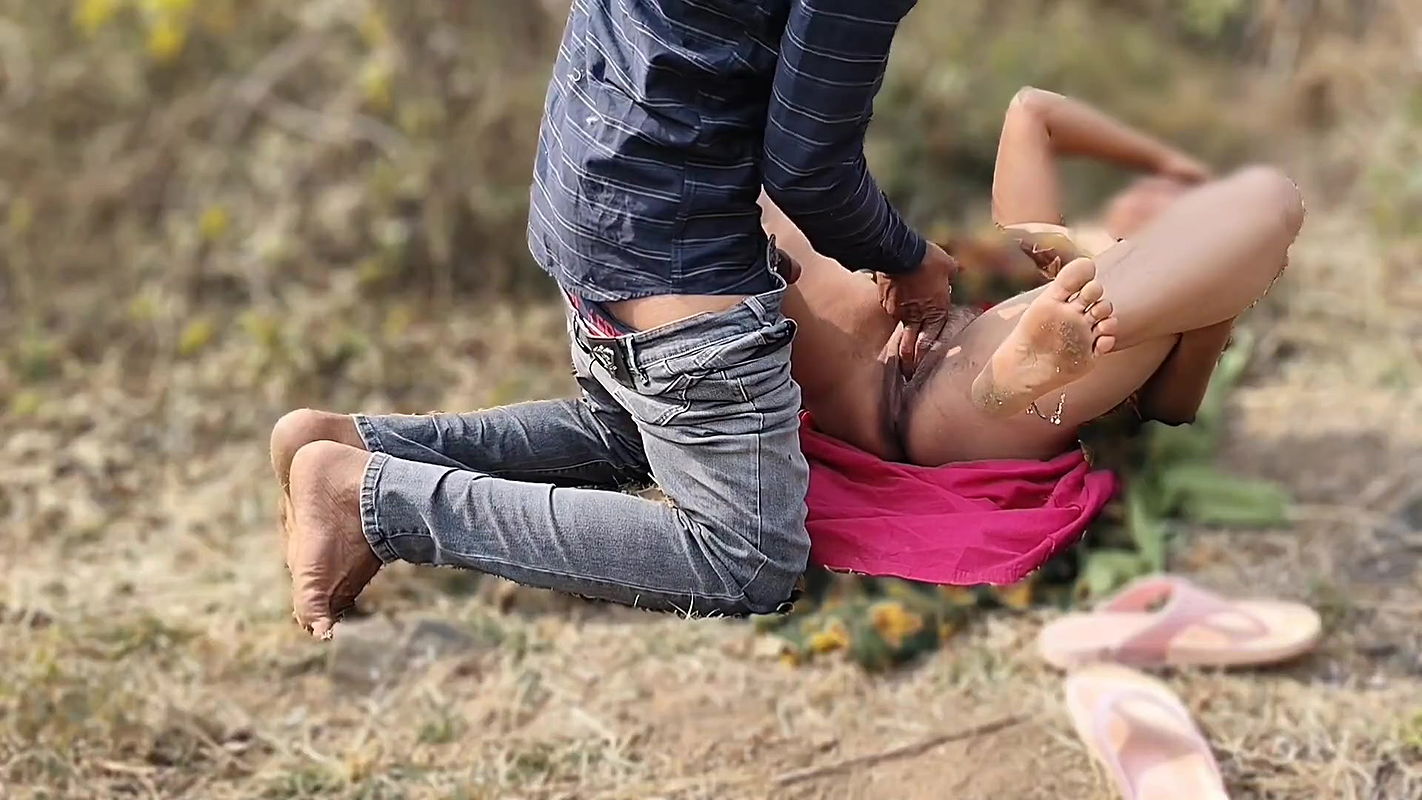 Indian Desi Village Girl Fucked for Gift in Jungle, Outdoor Jungal Sex Hindi Audio HD