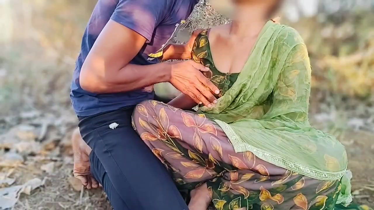 Indian Village Stepsister Sex in Jungle, Stepsister Fucked by Stepbrother, She Wants to Get Pregnant, Hindi Sexx Video