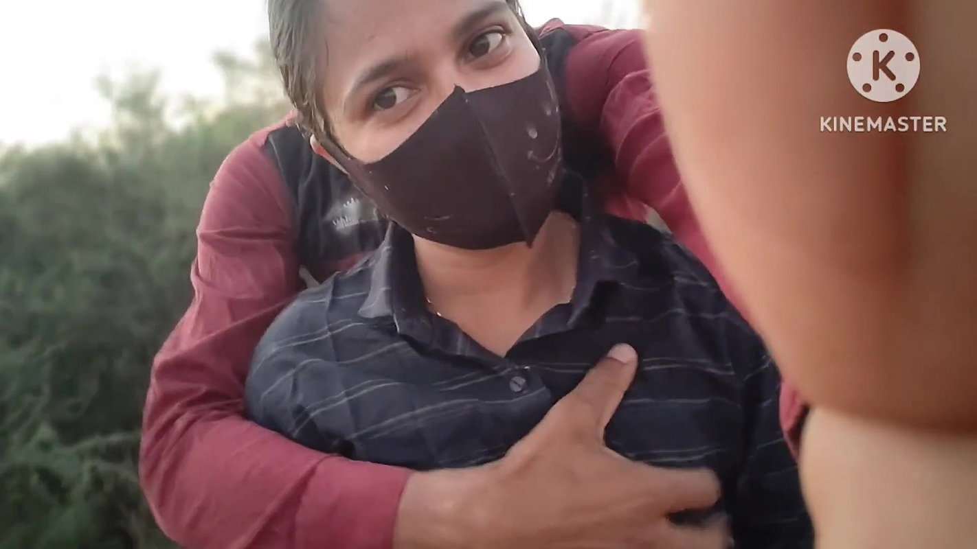 Indian Virgin College Girls First Time Sex with Her Boyfriend in Jungle Outdoor