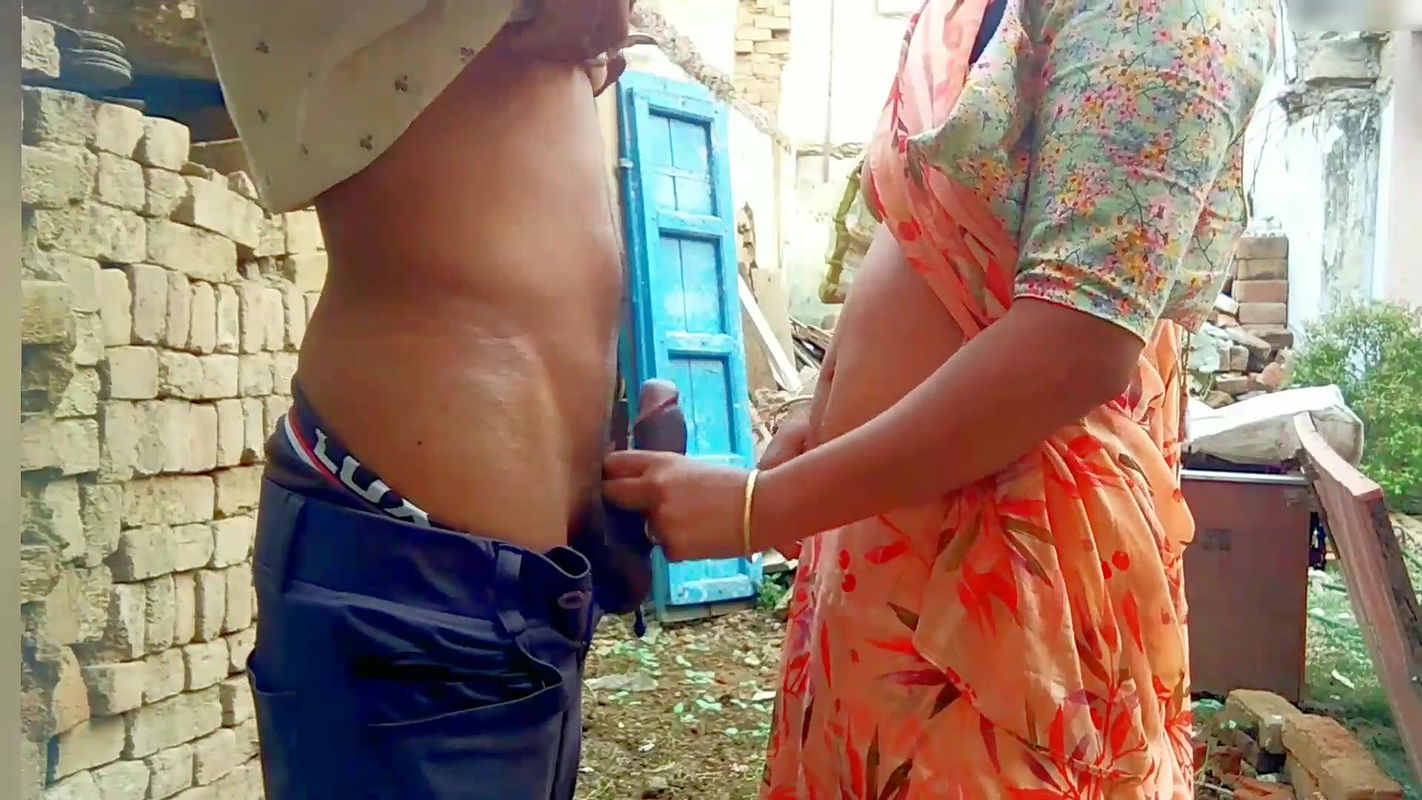 Step Sister Was Drying Clothes, Step-brother Went From Behind and Fucked Her Secretly, Your Sonia