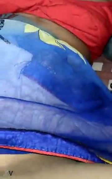 Desi sexy bhabi enjoy with bottle