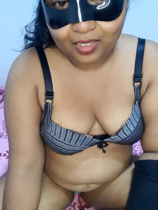 Stripchat-Public.Show-c-Masha_123-2025.06.04.064650