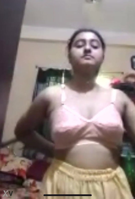 Beautiful Cute Bd Girl Showing