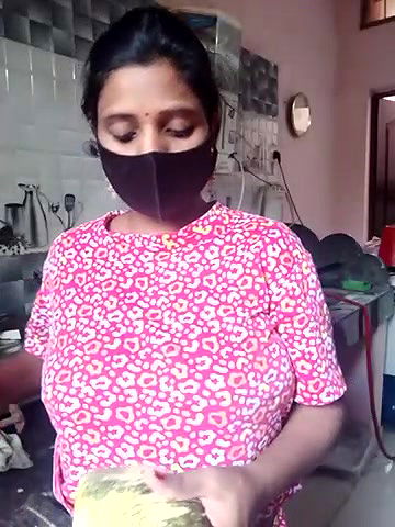 Stripchat-Public.Show-c-Riya_sam69-2025.05.15.023736