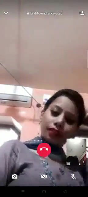 Desi Bhabhi Shows her Boobs On VC