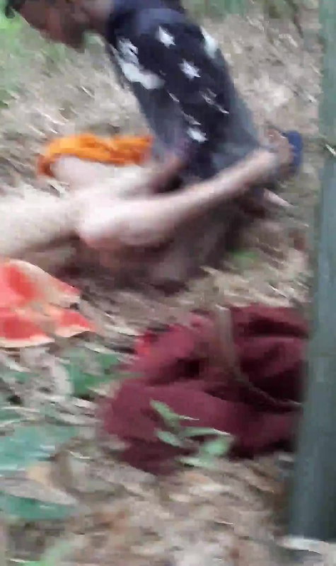 desi village bhabi outdoor group fucking