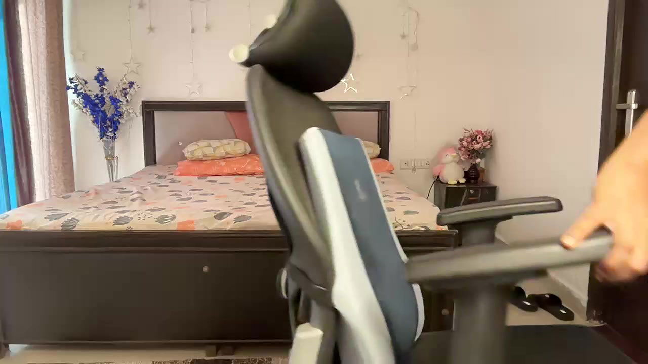 Stripchat-Public.Show-f-Adeline_lilly-2025.05.16.103334