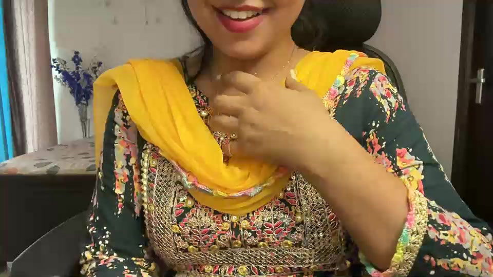 Stripchat-Public.Show-f-Adeline_lilly-2025.05.16.103334