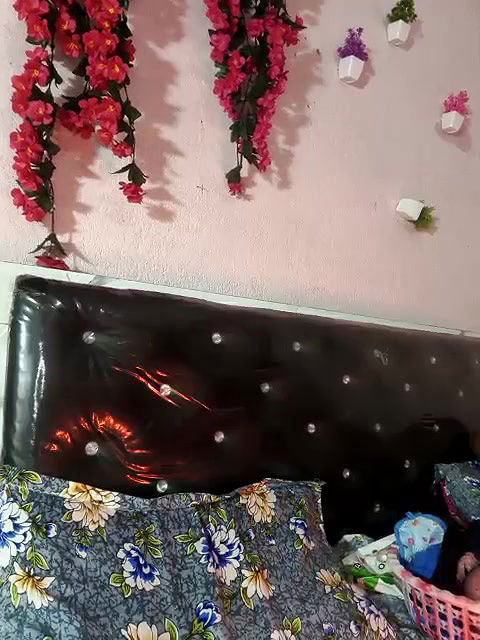 Stripchat-Public.Show-c-kusum_girl-2025.06.17.215124