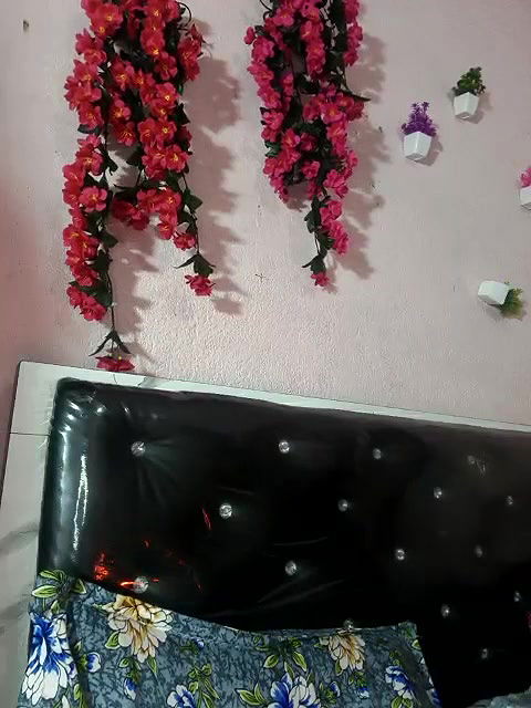 Stripchat-Public.Show-c-kusum_girl-2025.06.18.173644