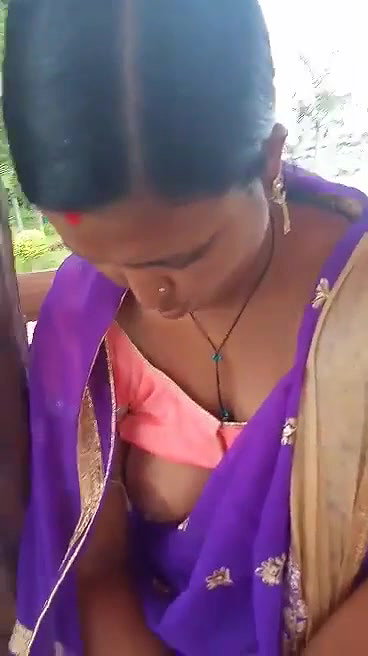Bhabhi in park with lover, he playing with her boob