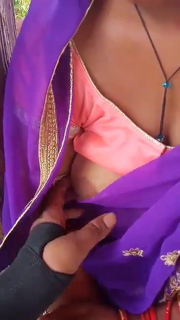 Bhabhi in park with lover, he playing with her boob
