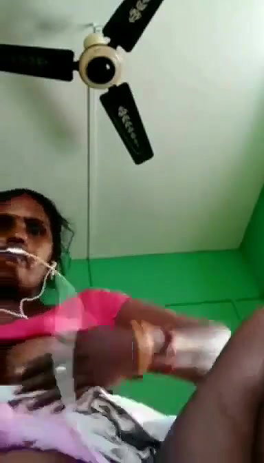 Village bhabhi affair showing her nude mms vid