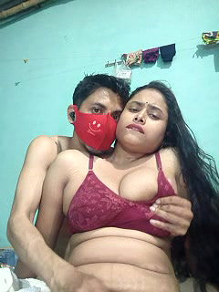 Stripchat-Public.Show-c-Seducing_couple-2025.05.04.184904