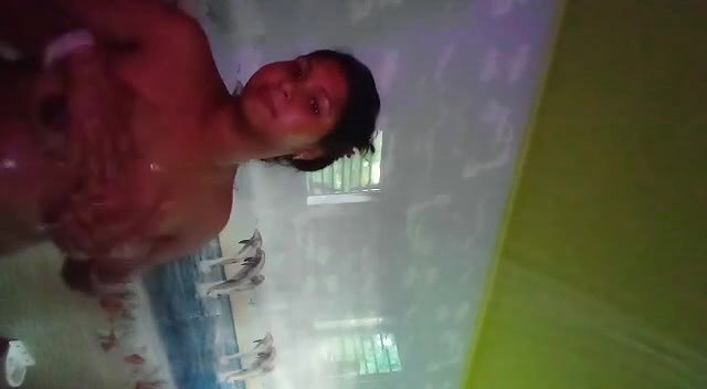 Unsatisfied bhabhi fingering in bathroom