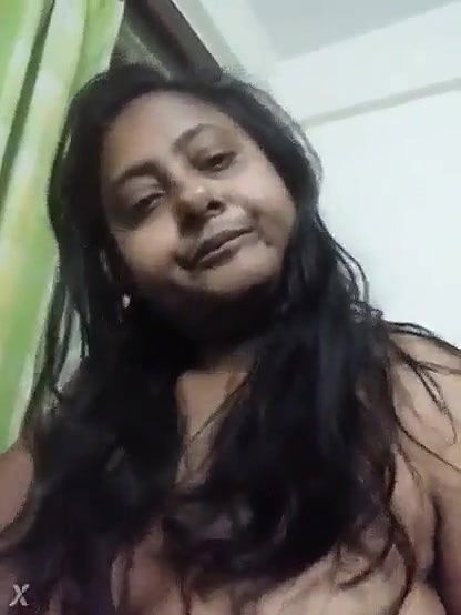 BBW Teacher Shows Her Big Boobs