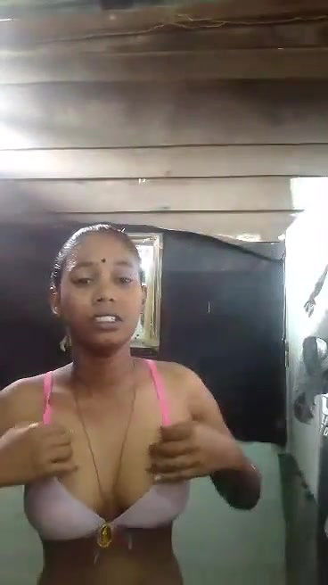 Cute Tamil girl Bathing