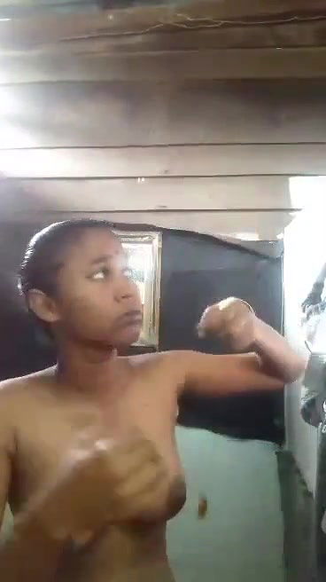 Cute Tamil girl Bathing