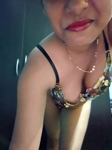 Stripchat-Public.Show-c-sexyindi_couple-2025.06.04.141710