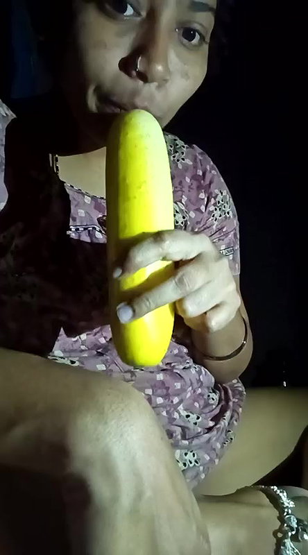Stripchat-Public.Show-c-Sexynageena-2025.01.24.191227