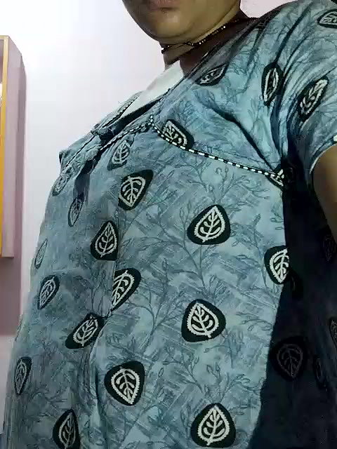 Stripchat-Public.Show-c-Sexynageena-2025.02.05.044641