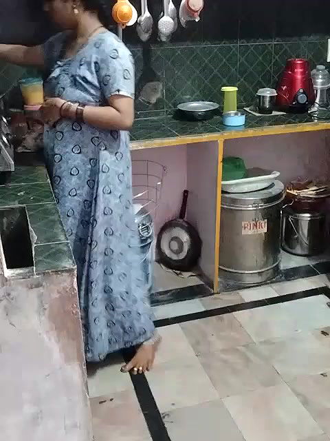 Stripchat-Public.Show-c-Sexynageena-2025.05.07.020309