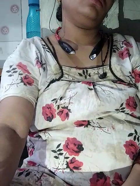 Stripchat-Public.Show-c-Sexynageena-2025.05.08.021928