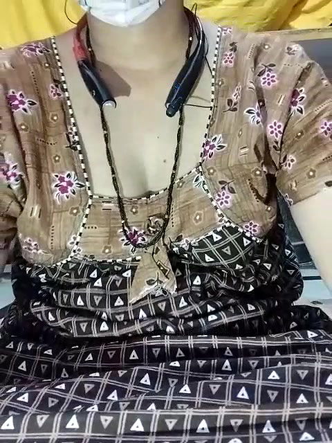 Stripchat-Public.Show-c-Sexynageena-2025.05.09.194554