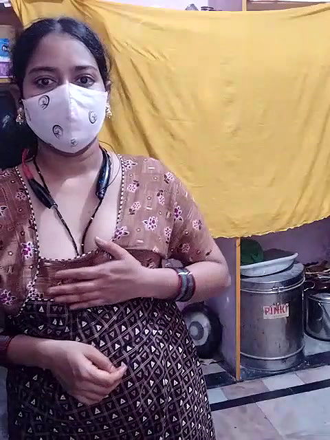 Stripchat-Public.Show-c-Sexynageena-2025.05.10.011800