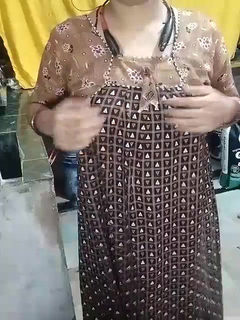 Stripchat-Public.Show-c-Sexynageena-2025.05.17.174803